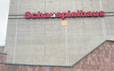 Schauspielhaus-Eröffnung in weiter Ferne